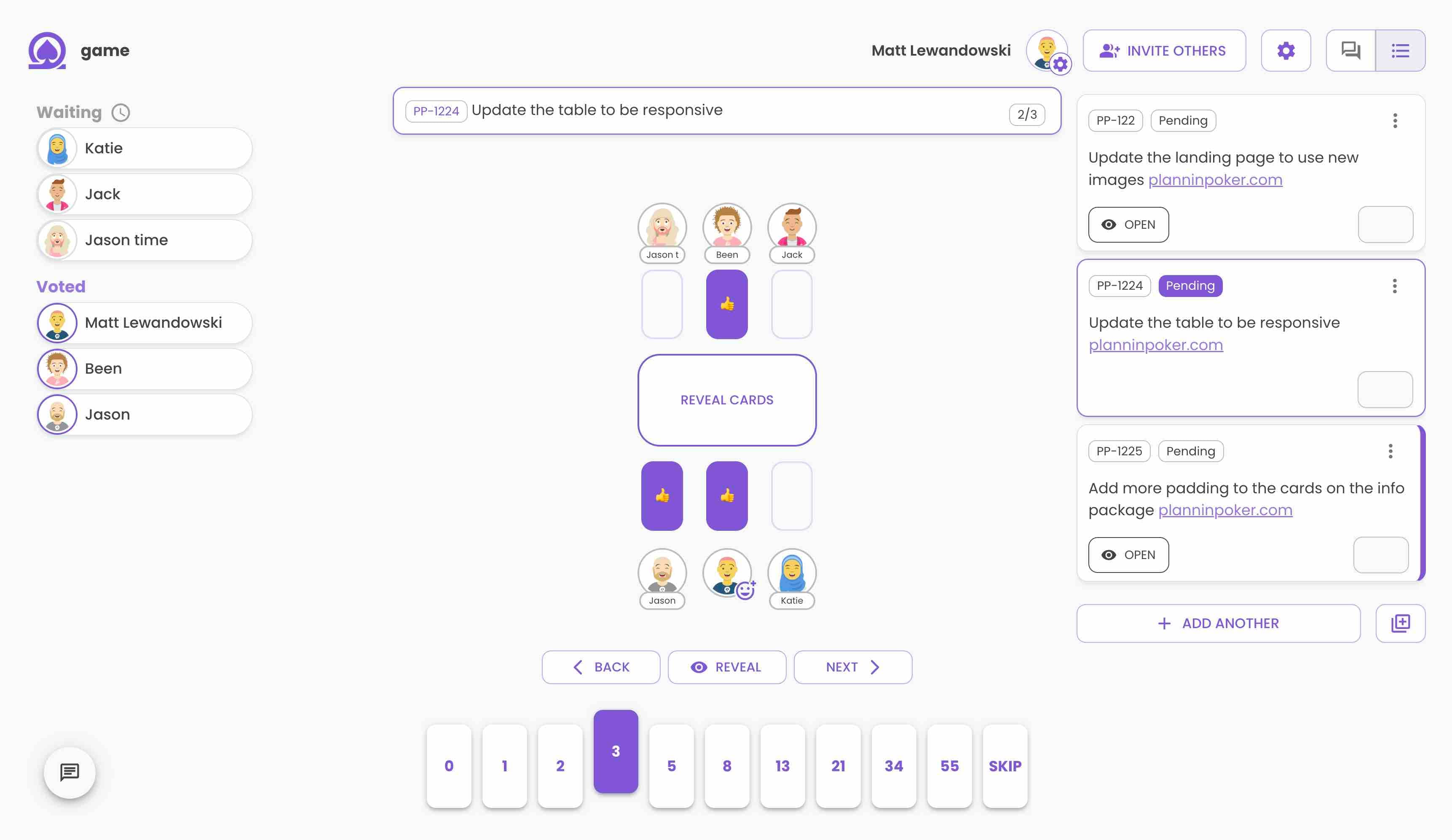 Planning Poker mit asynchronem Voting. Asynchrones Planning Poker. Der Benutzer kann zwischen Tickets navigieren, abstimmen und Kommentare hinterlassen.